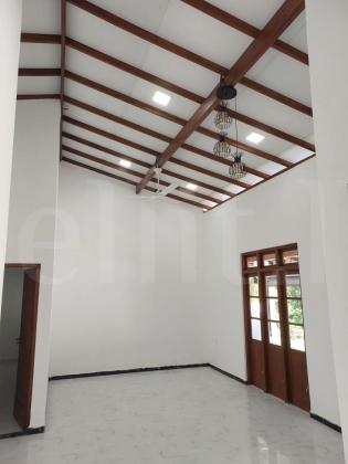 House for sale in Athurugiriya